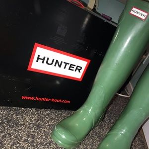 Tall hunter rainboots